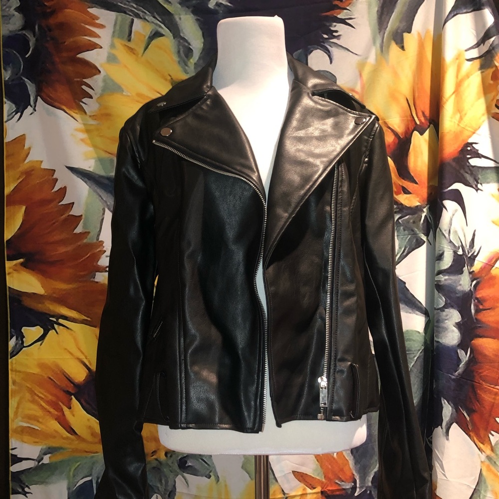 MOTORCYCLE  LEATHER JACKET SIZE M